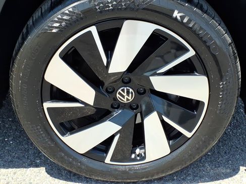 Certified 2021 Volkswagen Atlas Cross Sport SEL Premium AWD/4WD image 9