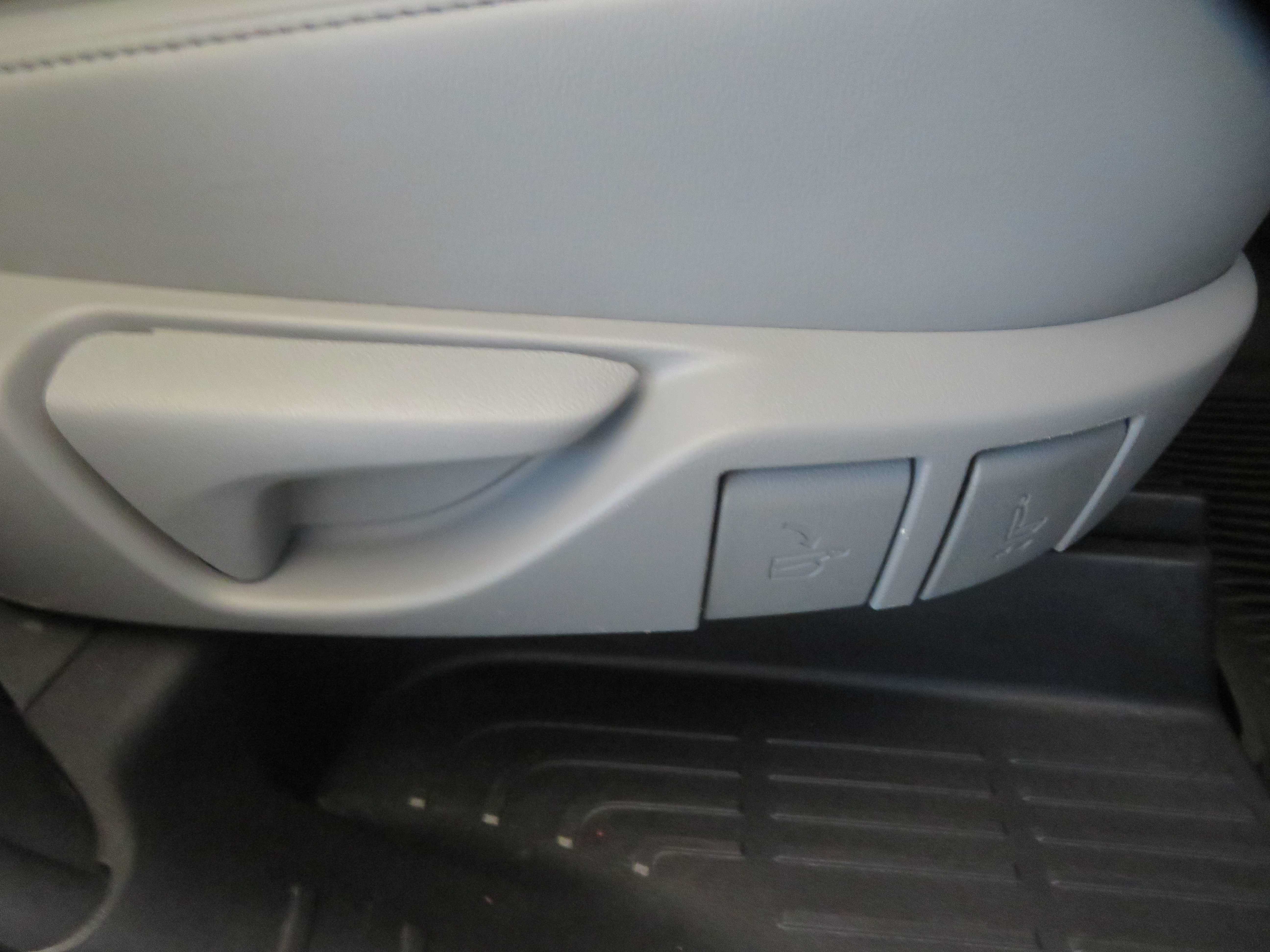 Used 2021 Toyota Highlander Platinum FWD image 27