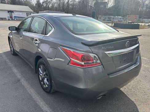 Used 2015 Nissan Altima 2.5 S w/ Special Edition Package image 6