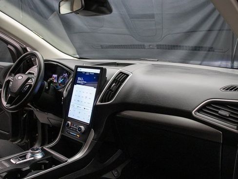 Used 2022 Ford Edge SE image 12