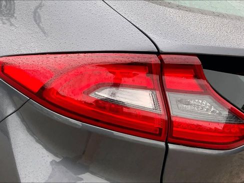 Used 2018 Hyundai Ioniq SEL image 28