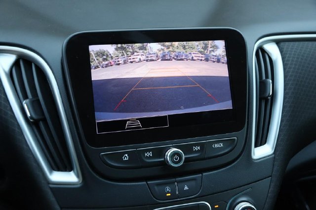 Used 2022 Chevrolet Malibu RS FWD image 17