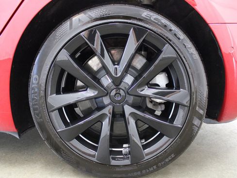 Used 2021 Tesla Model 3 Standard Range Plus image 9