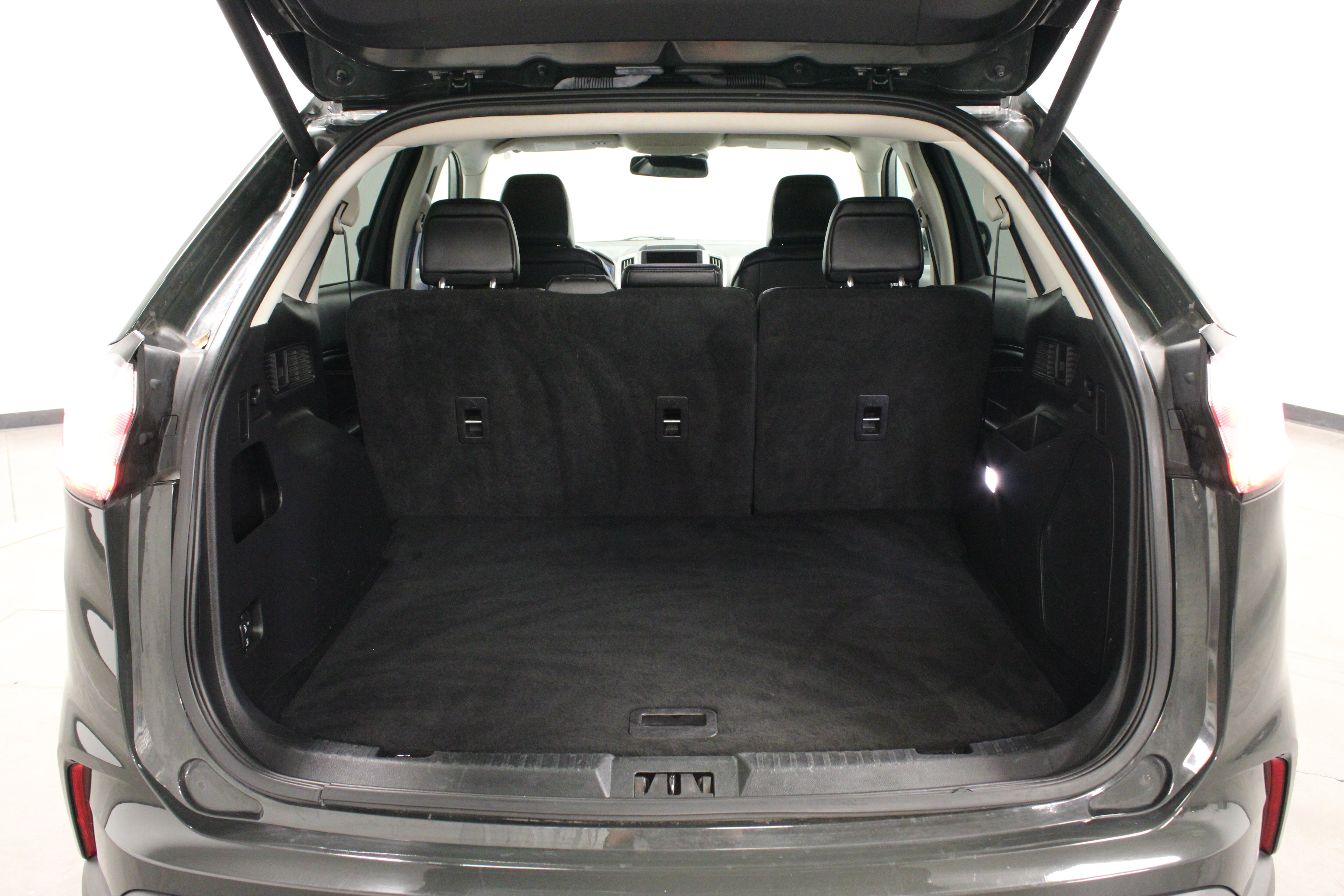 Used 2024 Ford Edge Titanium AWD/4WD image 12