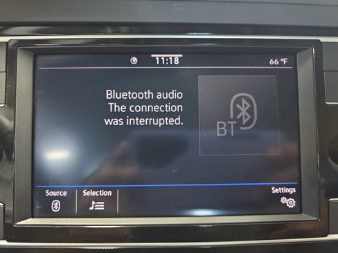 Used 2023 Volkswagen Jetta SE w/ Panoramic Sunroof Package FWD image 21