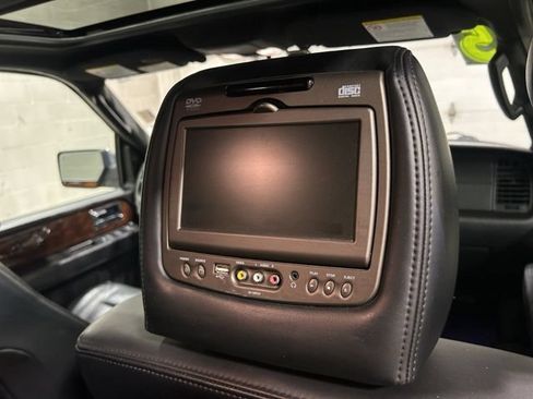 Used 2015 Lincoln Navigator L 4WD image 36