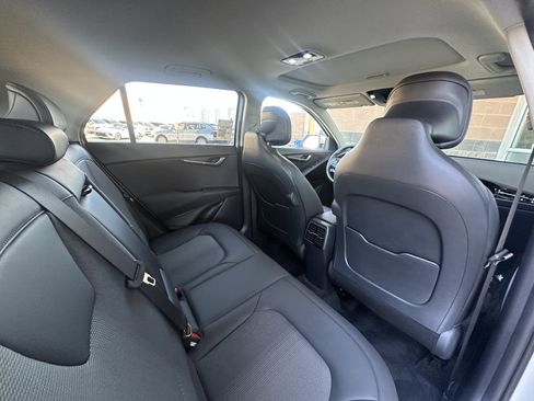 Used 2023 Kia Niro EX Touring image 43