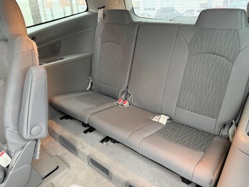 Used 2016 Chevrolet Traverse LT image 10