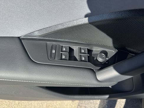 New 2026 Volkswagen Tiguan SE R-Line image 24