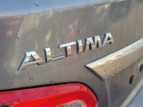 Used 2016 Nissan Altima 2.5 SV w/ Convenience Package image 6