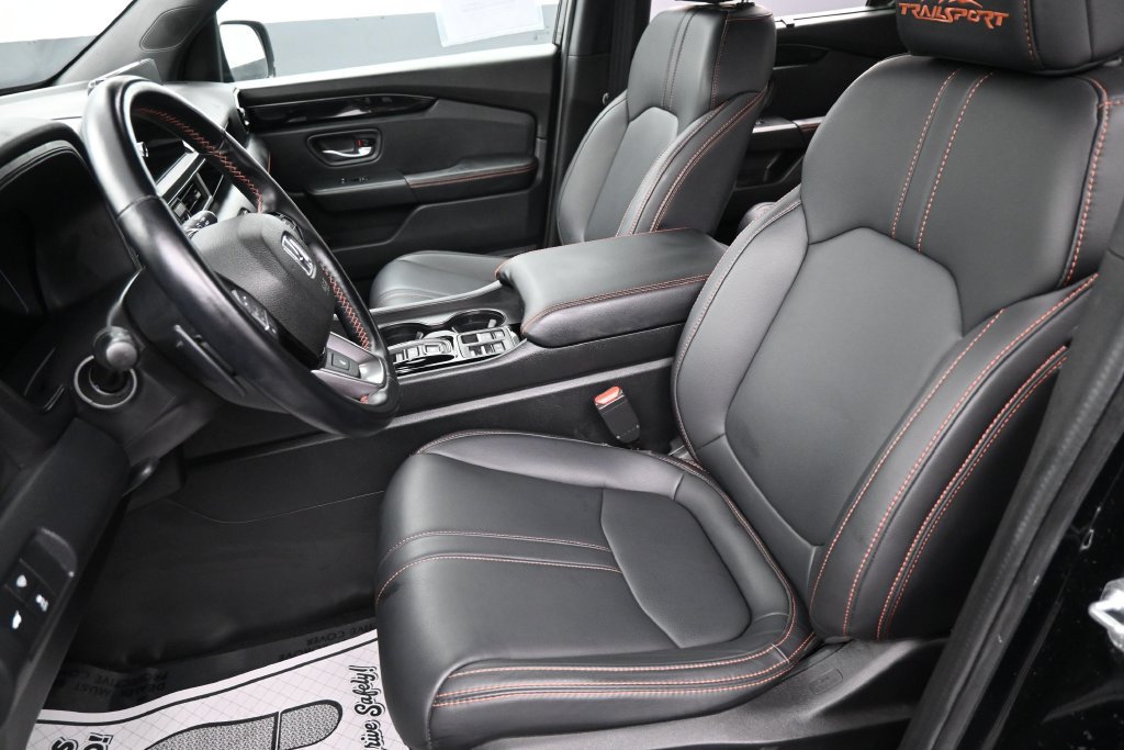 Used 2025 Honda Pilot TrailSport image 24