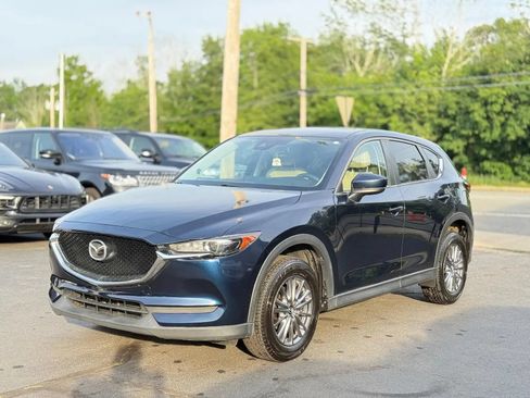 Used 2017 MAZDA CX-5 Touring w/ Preferred Equipment Package FWD image 4