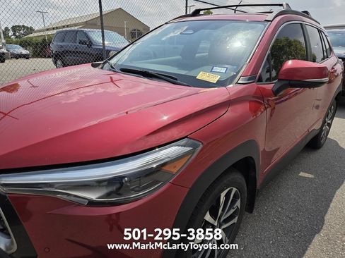 Used 2024 Toyota Corolla Cross XLE w/ Convenience Package FWD image 8