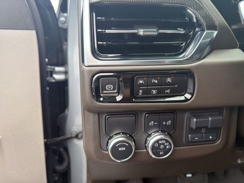Used 2025 GMC Yukon Elevation RWD image 38
