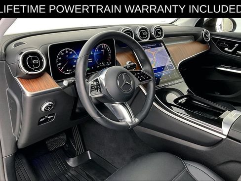 Used 2025 Mercedes-Benz GLC 350e 4MATIC image 16