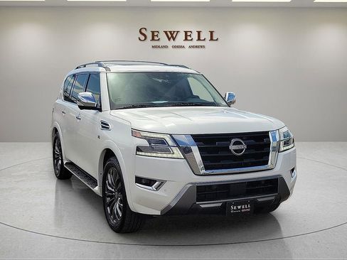 Used 2022 Nissan Armada Platinum w/ Captain's Chairs Package image 7