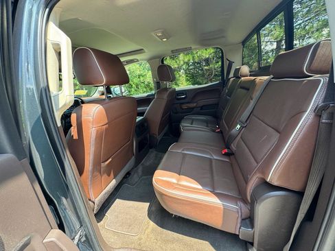 Used 2017 Chevrolet Silverado 1500 High Country AWD/4WD image 10