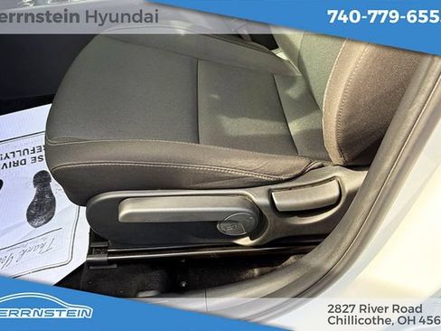 Certified 2025 Hyundai Kona SE AWD/4WD image 16