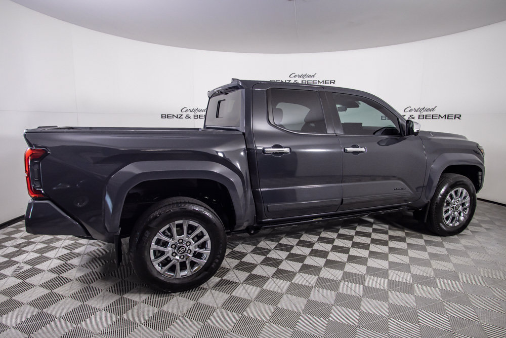 Used 2025 Toyota Tacoma Limited AWD/4WD image 4