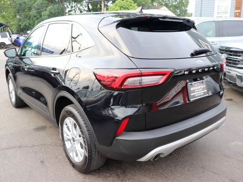 Used 2024 Ford Escape Active AWD/4WD image 3