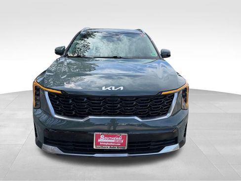 Certified 2025 Kia Sorento EX image 10