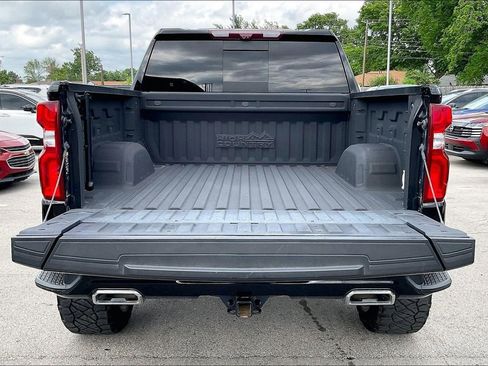 Used 2022 Chevrolet Silverado 1500 High Country w/ Technology Package AWD/4WD image 39