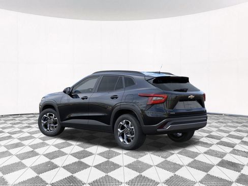 New 2026 Chevrolet Trax LT w/ Driver Confidence Package FWD image 6