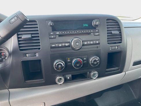 Used 2011 Chevrolet Silverado 1500 W/T image 10
