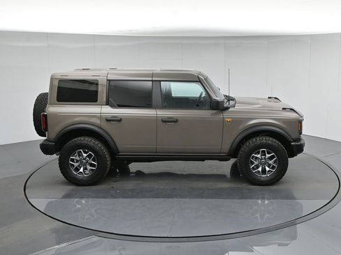 Used 2025 Ford Bronco Badlands image 42