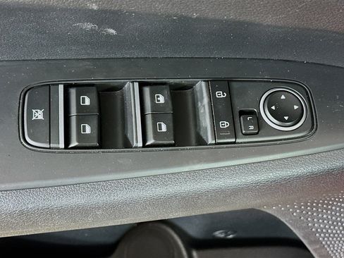 Used 2024 Kia Forte LXS image 15