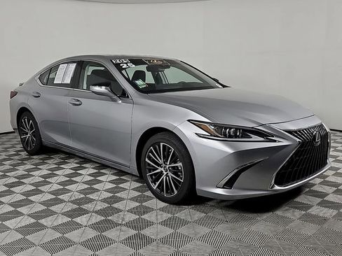 Used 2025 Lexus ES 300h w/ Premium Package image 3