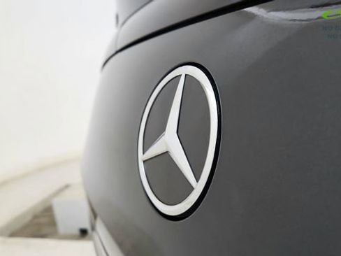 Used 2024 Mercedes-Benz GLC 300 4MATIC image 18