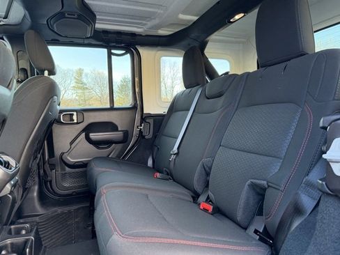 Used 2022 Jeep Wrangler Unlimited Rubicon w/ Xtreme Recon 35" Tire Package image 37