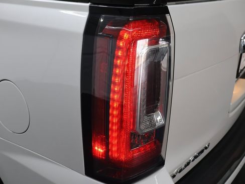 Used 2019 GMC Yukon Denali image 30