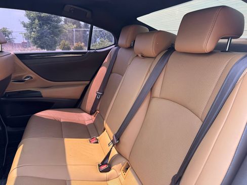 Used 2019 Lexus ES 350 w/ Premium Package FWD image 8