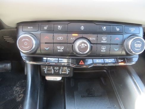 Used 2021 Dodge Durango R/T w/ Technology Group image 23