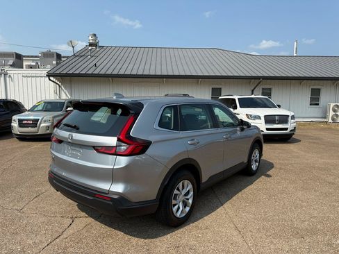 Used 2023 Honda CR-V LX image 5