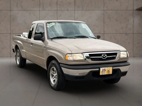 Used 2004 MAZDA B-Series Pickup 2WD Cab Plus B3000 w/ Convenience Pkg image 2
