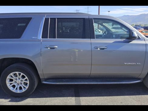 Used 2020 GMC Yukon XL SLT RWD image 15