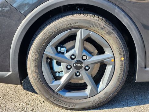 New 2025 Kia K4 LXS image 9