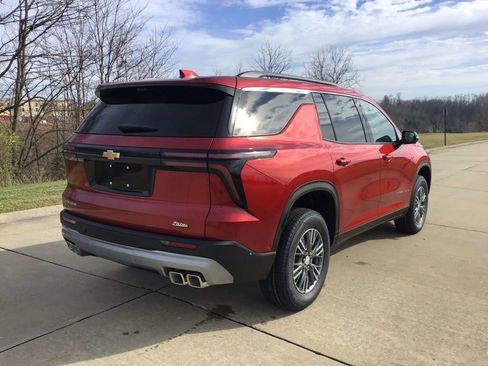 New 2026 Chevrolet Traverse LT w/ Enhanced Driving Package FWD image 3