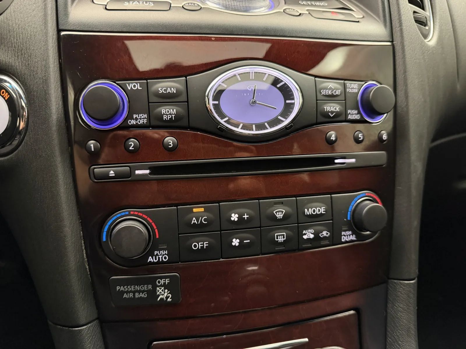 Used 2017 INFINITI QX50 AWD w/ Premium Package image 14