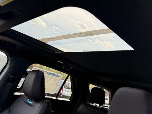 New 2026 Ford Explorer Platinum RWD image 17