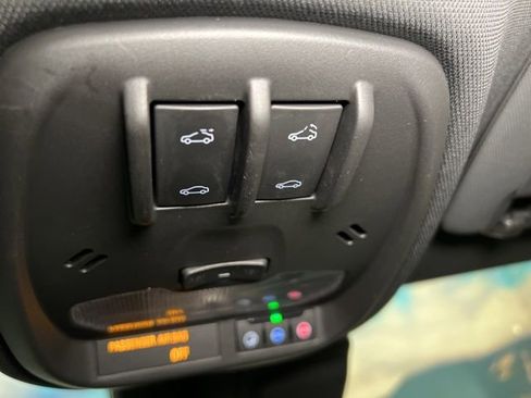 Used 2024 Chevrolet Trax RS w/ Sunroof Package image 47