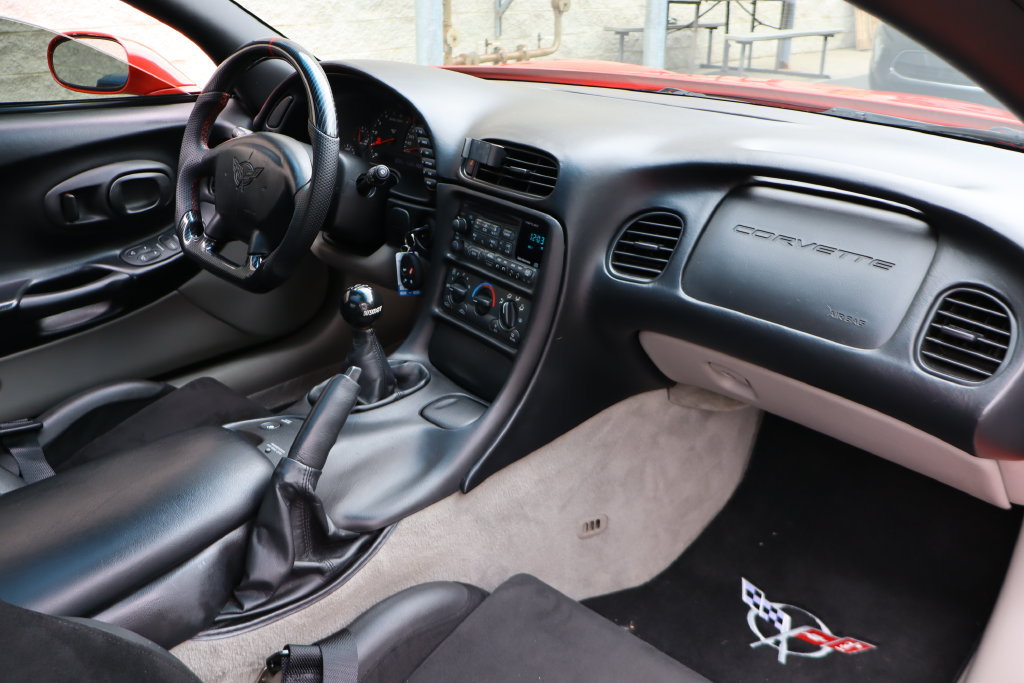Used 2001 Chevrolet Corvette Coupe RWD image 27