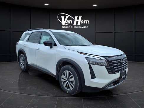 New 2026 Nissan Pathfinder SL AWD/4WD image 1