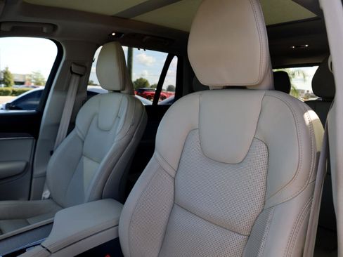 Used 2022 Volvo XC90 T6 Inscription w/ Advanced Package image 6