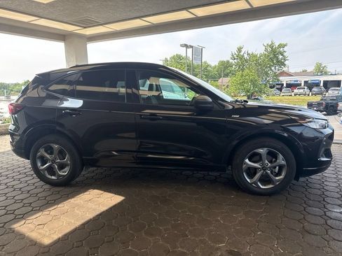 Used 2023 Ford Escape ST-Line w/ Tech Pack #1 AWD/4WD image 5