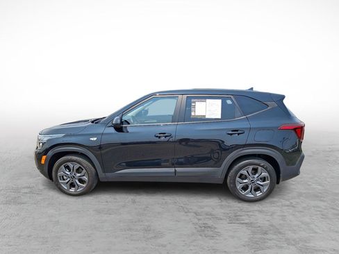 Used 2024 Kia Seltos LX AWD/4WD image 2