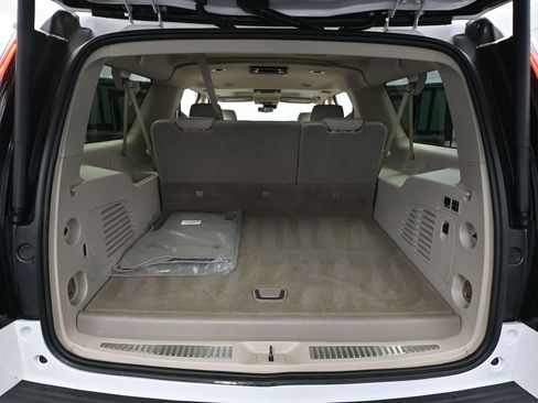 Used 2020 Cadillac Escalade ESV Premium Luxury image 50